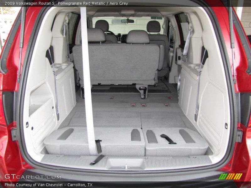  2009 Routan S Trunk