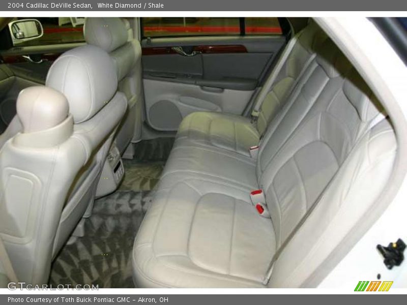 White Diamond / Shale 2004 Cadillac DeVille Sedan