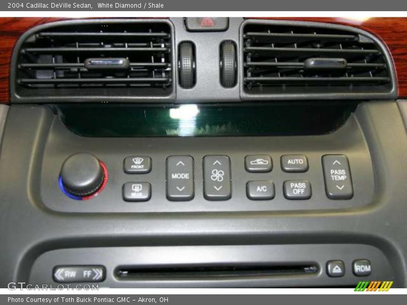 White Diamond / Shale 2004 Cadillac DeVille Sedan
