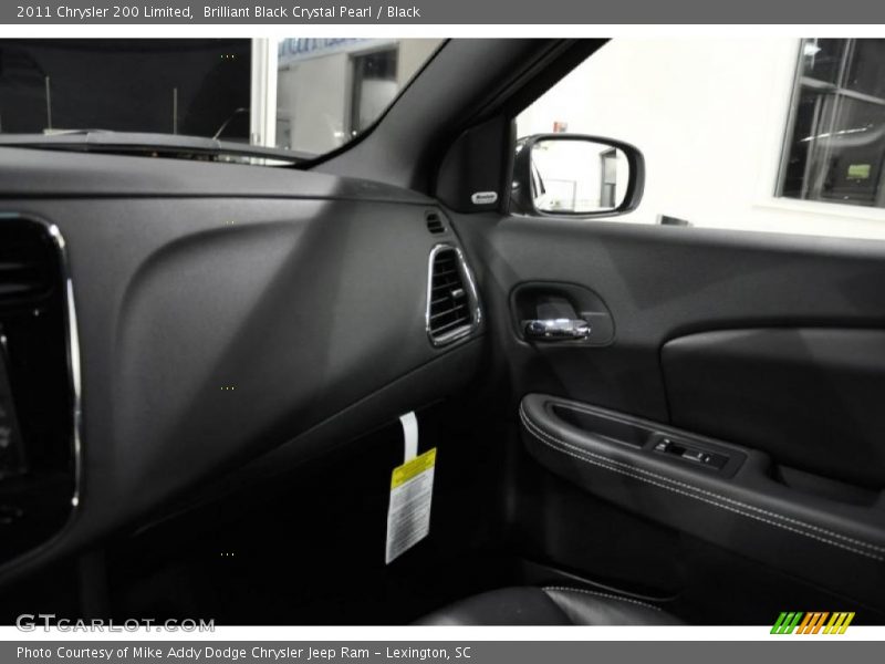 Brilliant Black Crystal Pearl / Black 2011 Chrysler 200 Limited