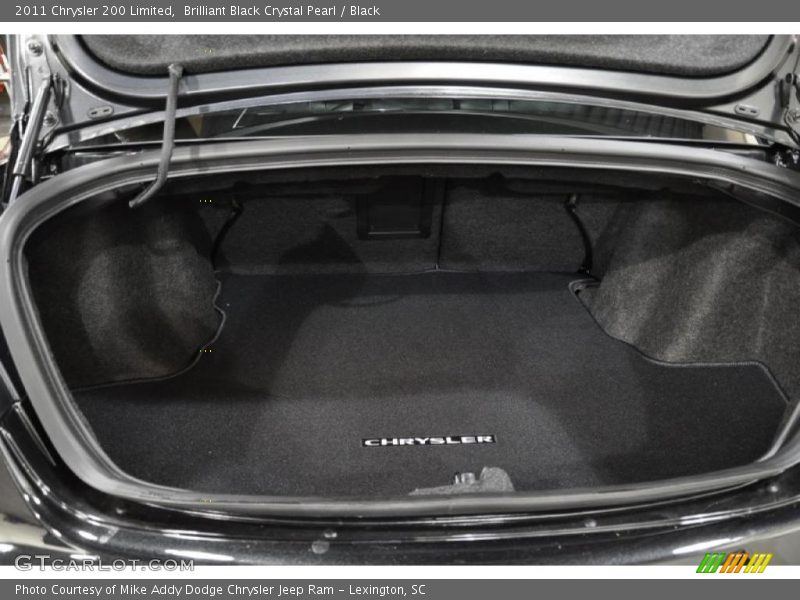  2011 200 Limited Trunk