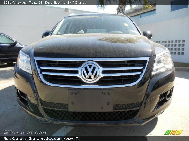 Deep Black Metallic / Charcoal 2011 Volkswagen Tiguan SE