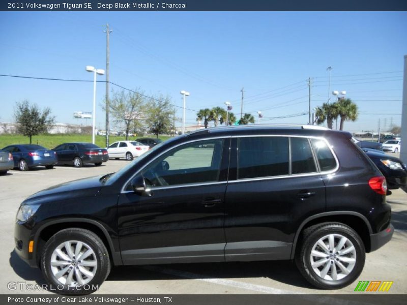 Deep Black Metallic / Charcoal 2011 Volkswagen Tiguan SE
