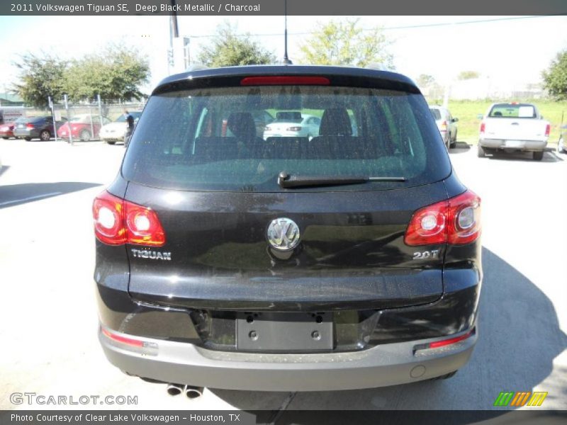 Deep Black Metallic / Charcoal 2011 Volkswagen Tiguan SE