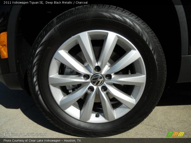 Deep Black Metallic / Charcoal 2011 Volkswagen Tiguan SE