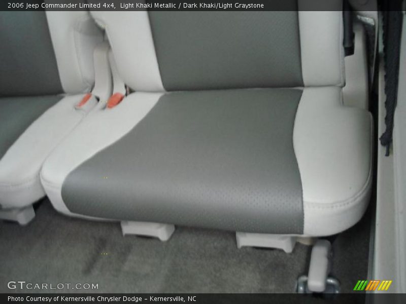 Light Khaki Metallic / Dark Khaki/Light Graystone 2006 Jeep Commander Limited 4x4