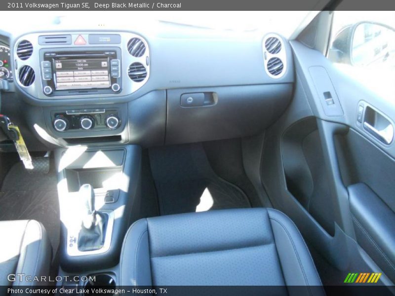 Deep Black Metallic / Charcoal 2011 Volkswagen Tiguan SE