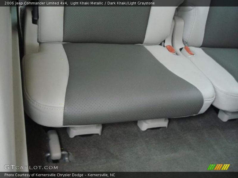 Light Khaki Metallic / Dark Khaki/Light Graystone 2006 Jeep Commander Limited 4x4