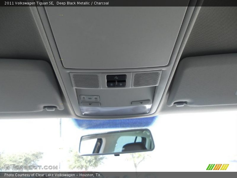 Deep Black Metallic / Charcoal 2011 Volkswagen Tiguan SE