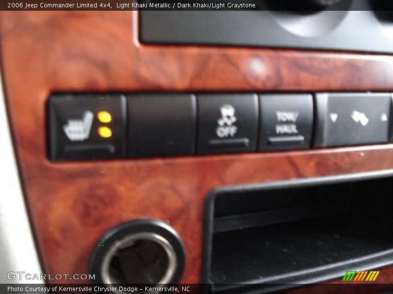 Light Khaki Metallic / Dark Khaki/Light Graystone 2006 Jeep Commander Limited 4x4