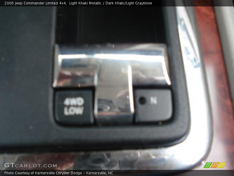 Light Khaki Metallic / Dark Khaki/Light Graystone 2006 Jeep Commander Limited 4x4