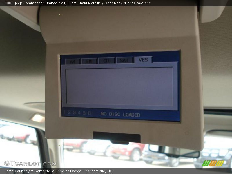 Light Khaki Metallic / Dark Khaki/Light Graystone 2006 Jeep Commander Limited 4x4