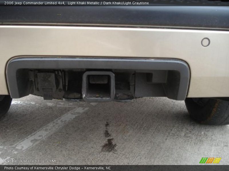 Light Khaki Metallic / Dark Khaki/Light Graystone 2006 Jeep Commander Limited 4x4