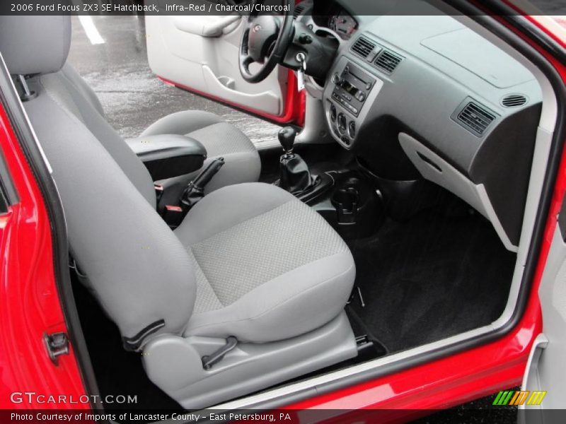  2006 Focus ZX3 SE Hatchback Charcoal/Charcoal Interior