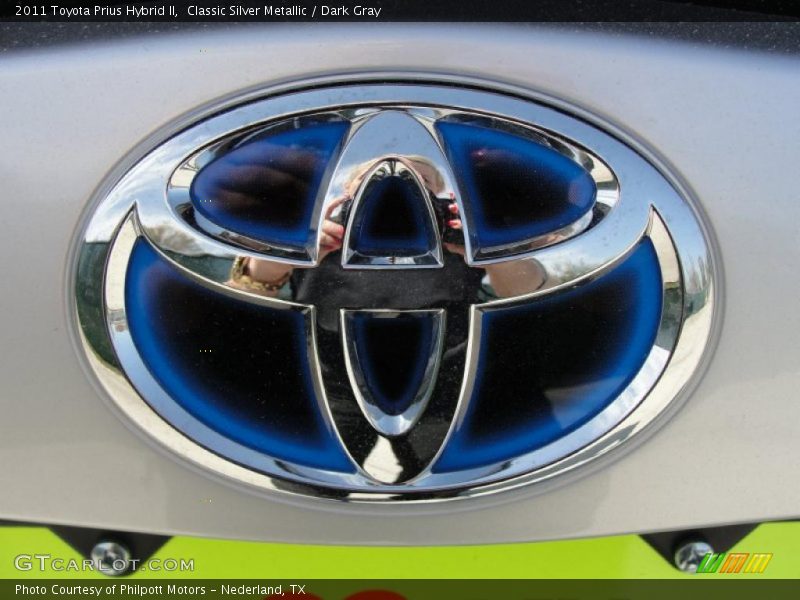 Classic Silver Metallic / Dark Gray 2011 Toyota Prius Hybrid II