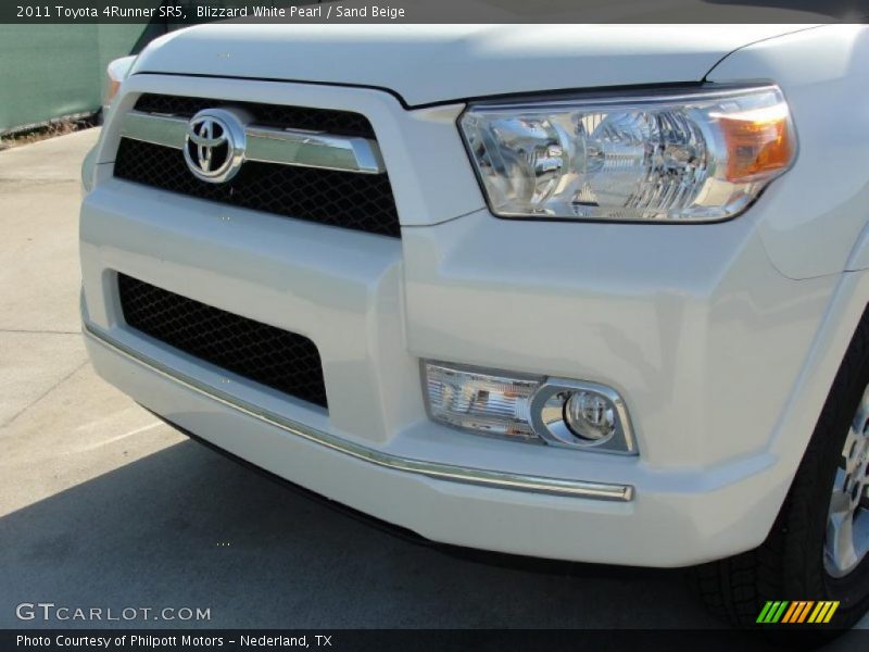 Blizzard White Pearl / Sand Beige 2011 Toyota 4Runner SR5
