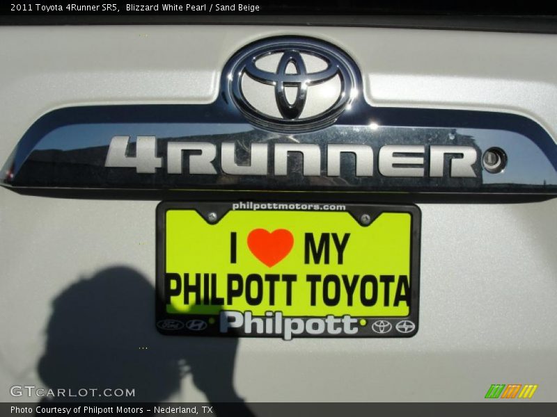 Blizzard White Pearl / Sand Beige 2011 Toyota 4Runner SR5