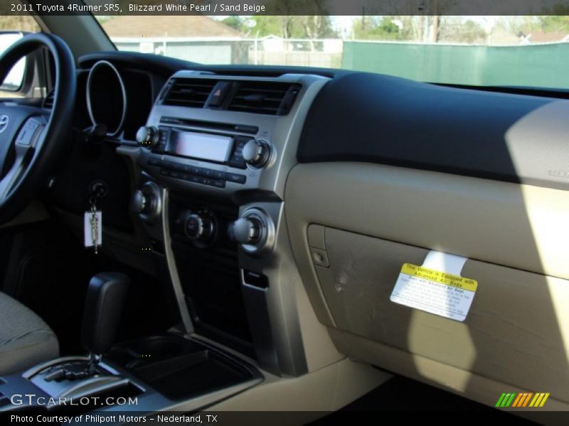 Blizzard White Pearl / Sand Beige 2011 Toyota 4Runner SR5