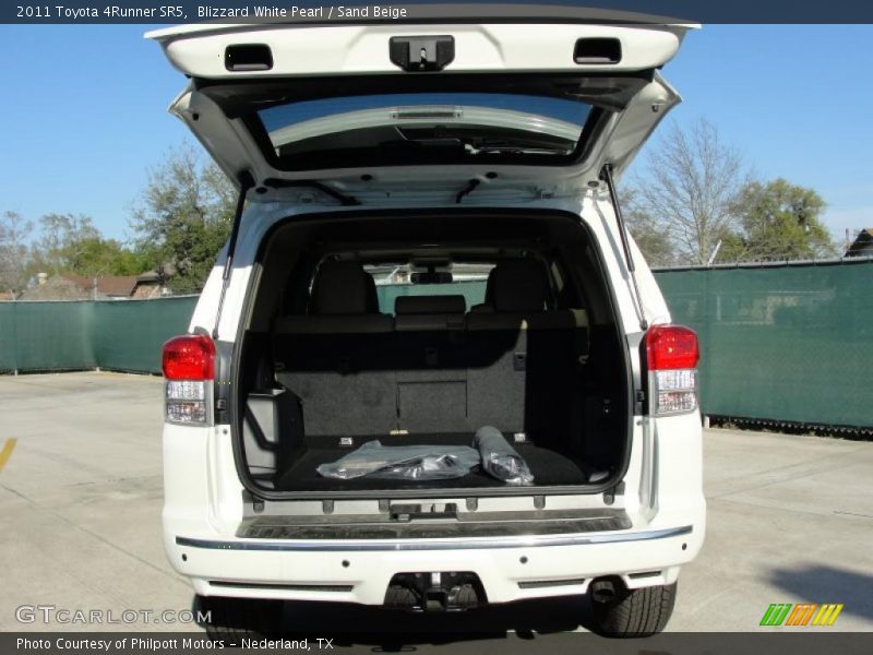 Blizzard White Pearl / Sand Beige 2011 Toyota 4Runner SR5