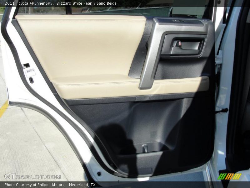 Blizzard White Pearl / Sand Beige 2011 Toyota 4Runner SR5