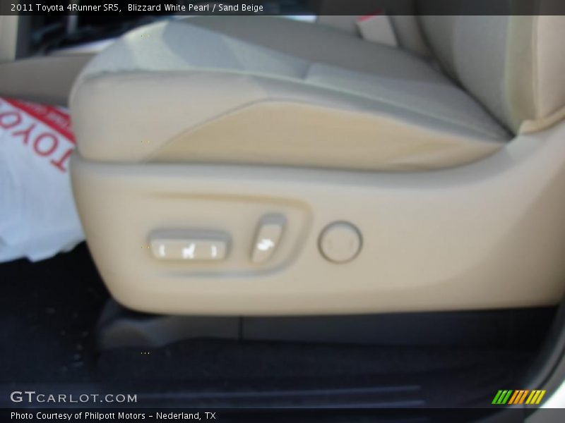 Blizzard White Pearl / Sand Beige 2011 Toyota 4Runner SR5