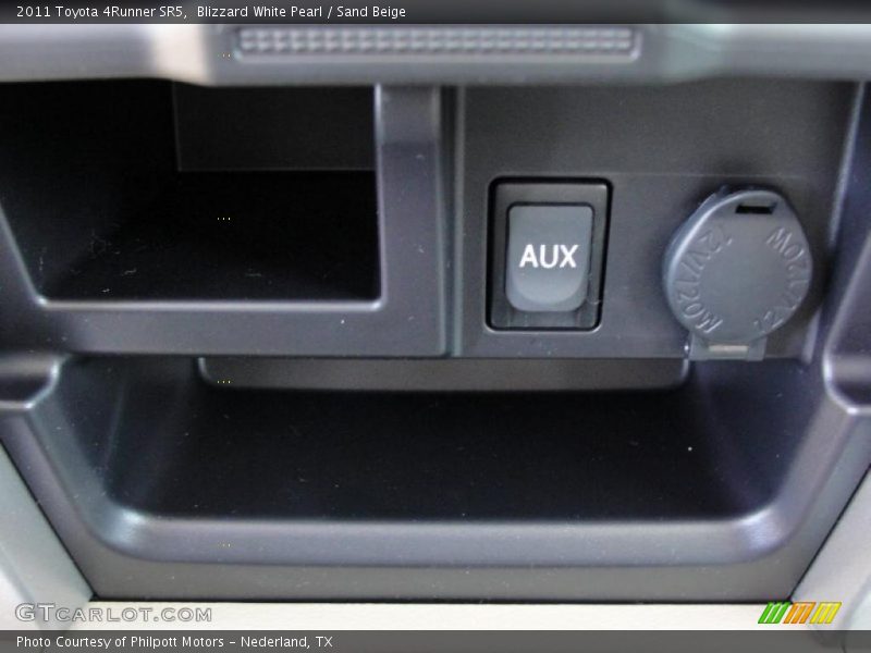 Blizzard White Pearl / Sand Beige 2011 Toyota 4Runner SR5