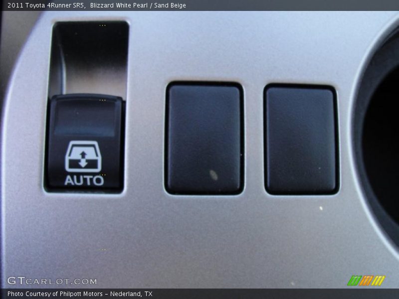 Blizzard White Pearl / Sand Beige 2011 Toyota 4Runner SR5