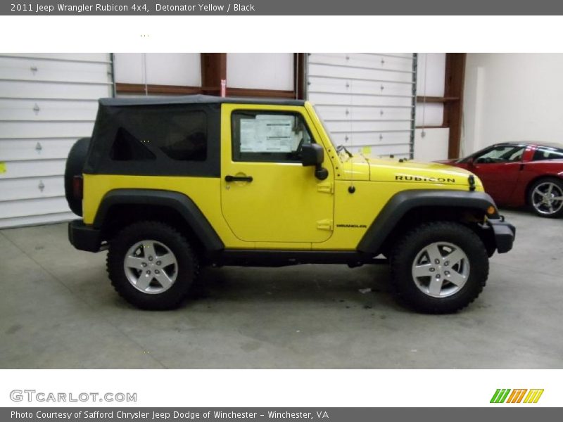 Detonator Yellow / Black 2011 Jeep Wrangler Rubicon 4x4
