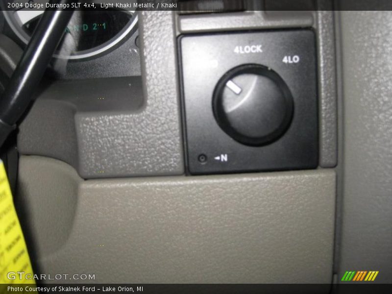 Light Khaki Metallic / Khaki 2004 Dodge Durango SLT 4x4