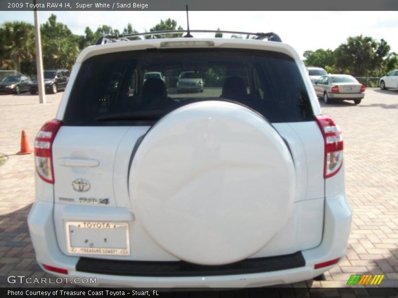 Super White / Sand Beige 2009 Toyota RAV4 I4