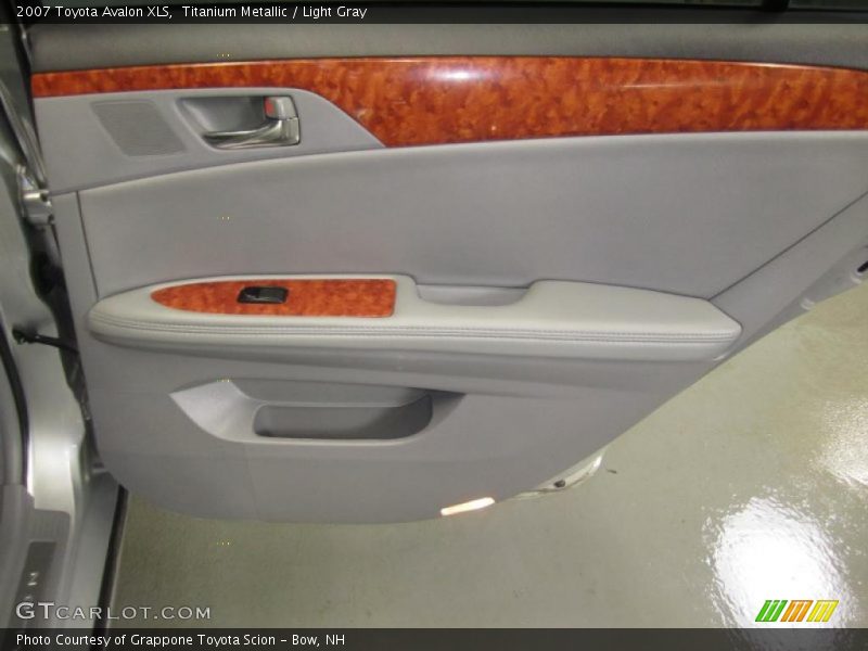 Titanium Metallic / Light Gray 2007 Toyota Avalon XLS