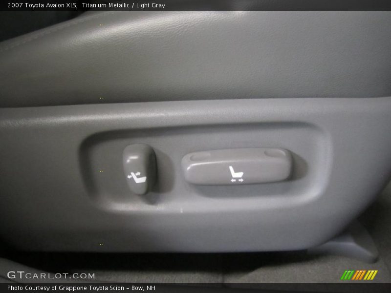 Titanium Metallic / Light Gray 2007 Toyota Avalon XLS