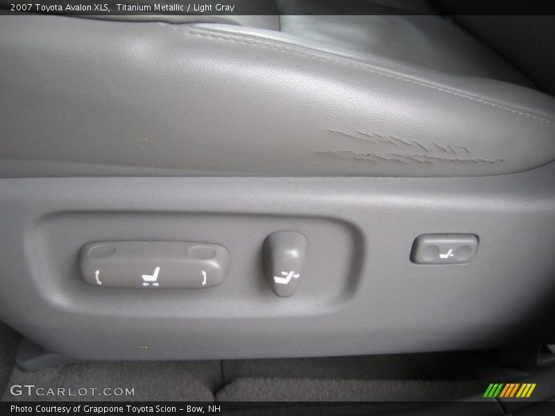 Titanium Metallic / Light Gray 2007 Toyota Avalon XLS