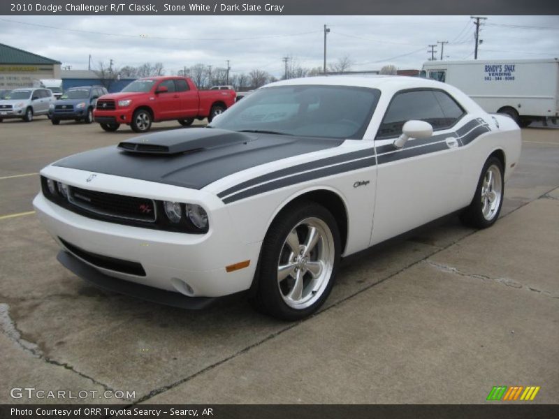 Front 3/4 View of 2010 Challenger R/T Classic
