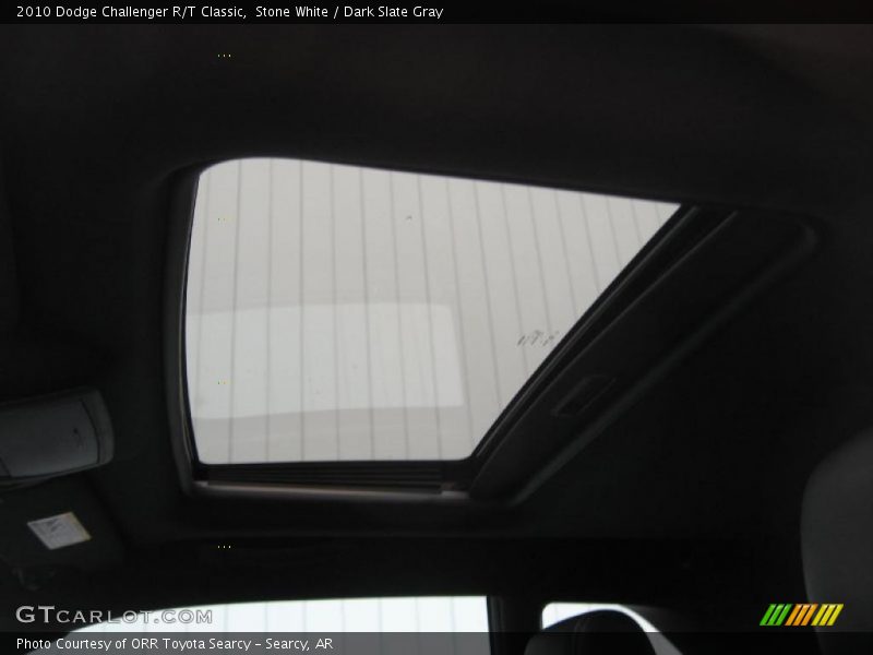 Sunroof of 2010 Challenger R/T Classic