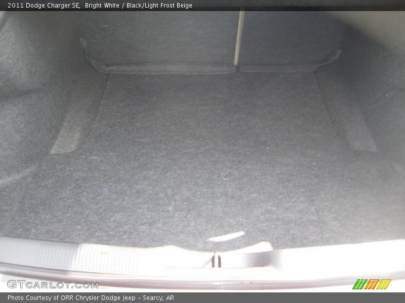 Bright White / Black/Light Frost Beige 2011 Dodge Charger SE