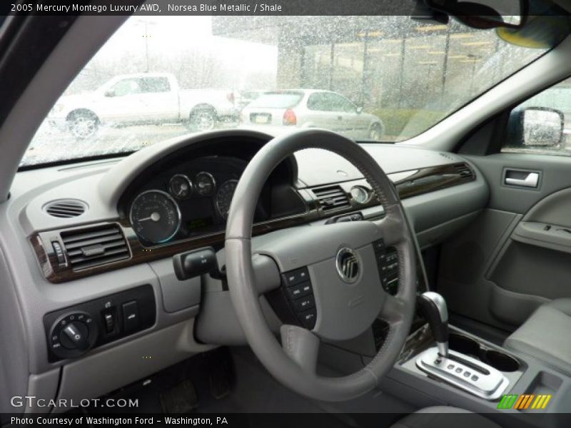  2005 Montego Luxury AWD Shale Interior