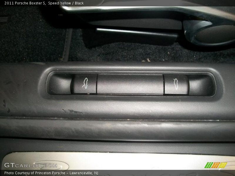 Speed Yellow / Black 2011 Porsche Boxster S
