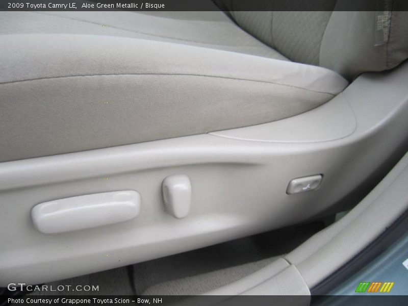 Aloe Green Metallic / Bisque 2009 Toyota Camry LE
