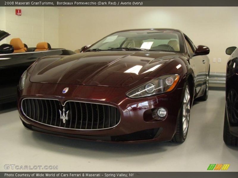 Bordeaux Pontevecchio (Dark Red) / Avorio (Ivory) 2008 Maserati GranTurismo