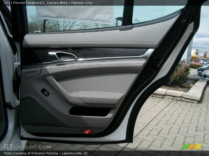 Door Panel of 2011 Panamera S