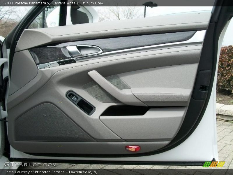 Door Panel of 2011 Panamera S
