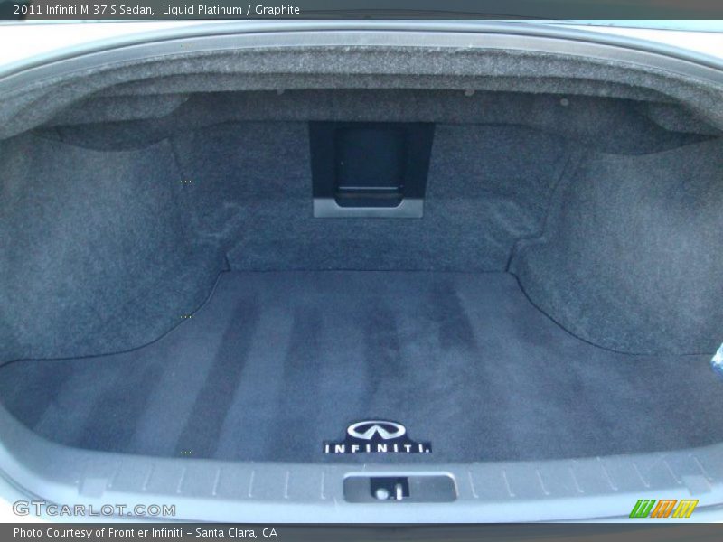  2011 M 37 S Sedan Trunk