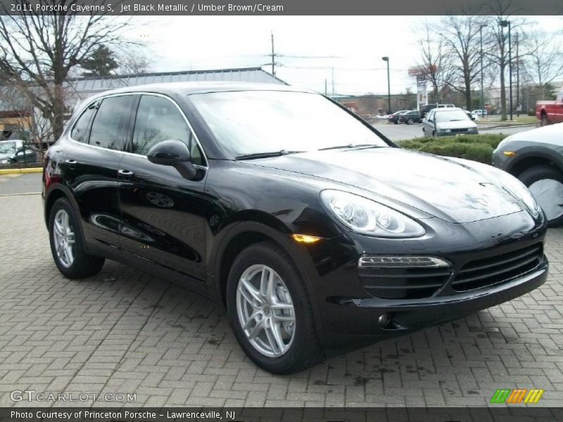Front 3/4 View of 2011 Cayenne S