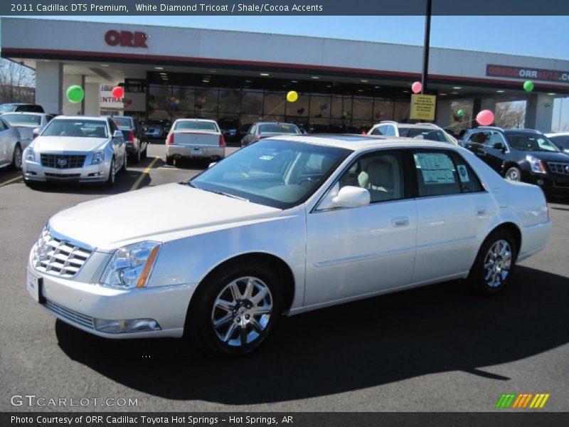 White Diamond Tricoat / Shale/Cocoa Accents 2011 Cadillac DTS Premium