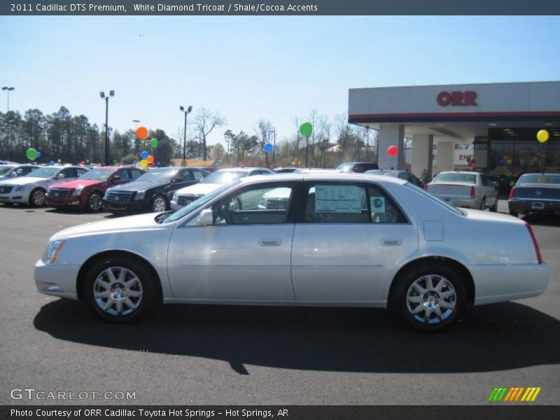 White Diamond Tricoat / Shale/Cocoa Accents 2011 Cadillac DTS Premium