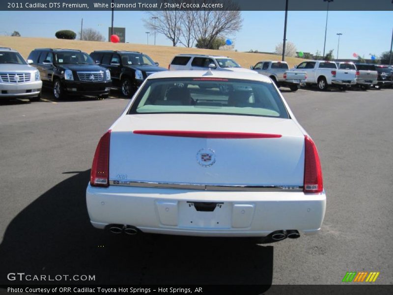 White Diamond Tricoat / Shale/Cocoa Accents 2011 Cadillac DTS Premium
