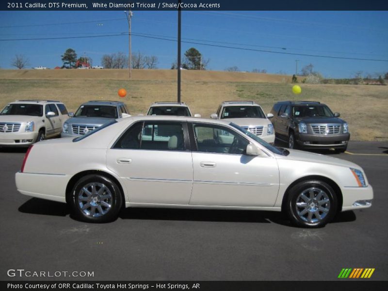 White Diamond Tricoat / Shale/Cocoa Accents 2011 Cadillac DTS Premium