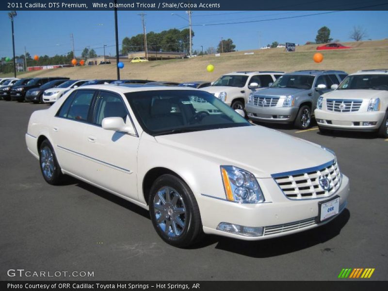 White Diamond Tricoat / Shale/Cocoa Accents 2011 Cadillac DTS Premium