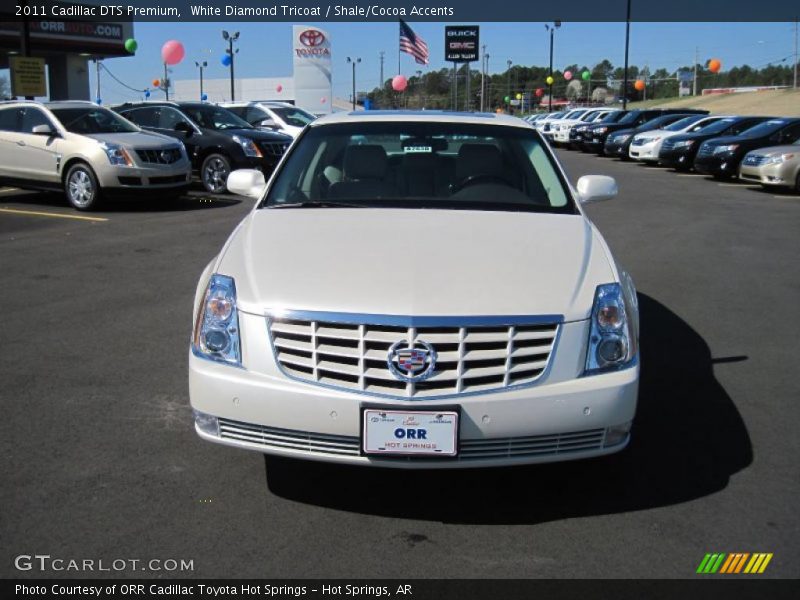 White Diamond Tricoat / Shale/Cocoa Accents 2011 Cadillac DTS Premium